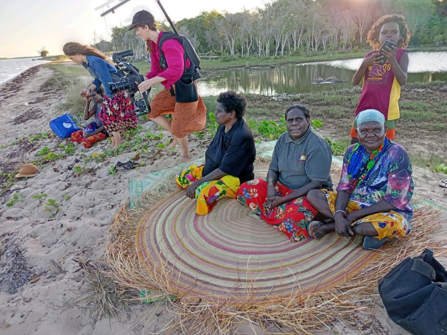 Numbulwar Artists getting ready to be filmed on Country